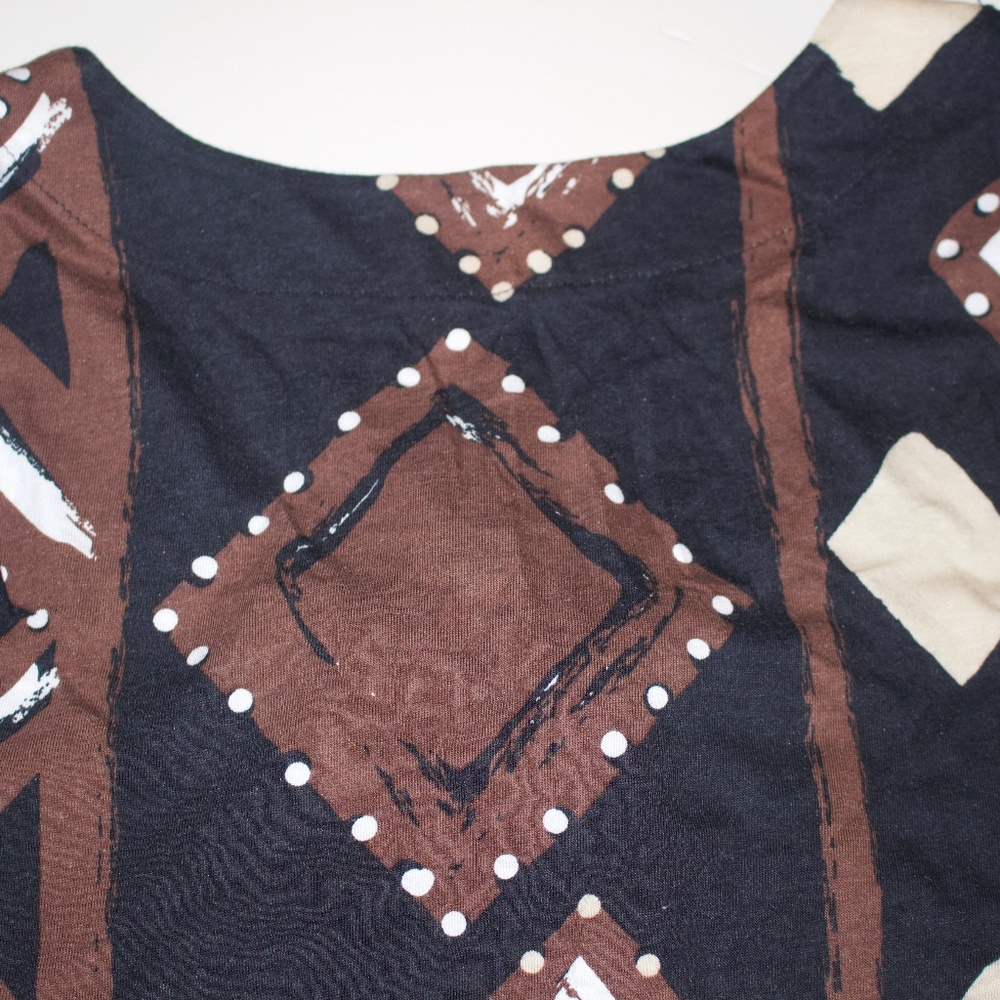 Geometric patterned top! - Picture 6 of 6